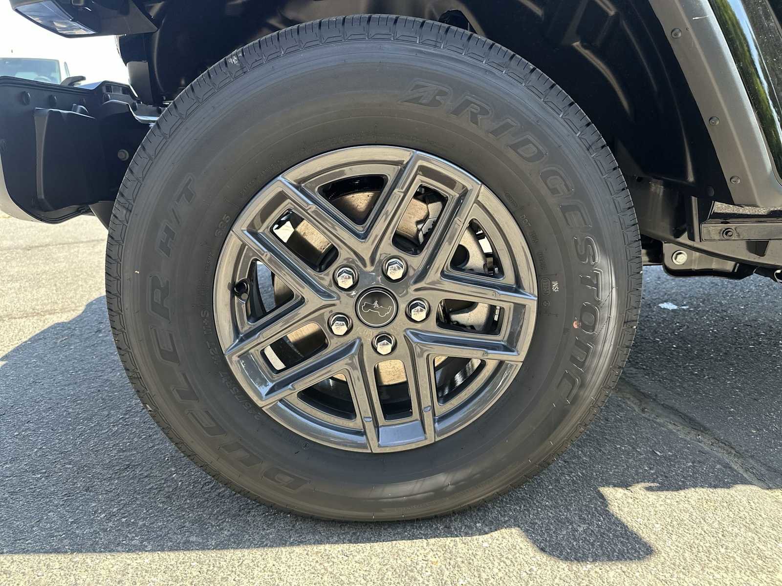 New 2025 Jeep Gladiator Sport image 17