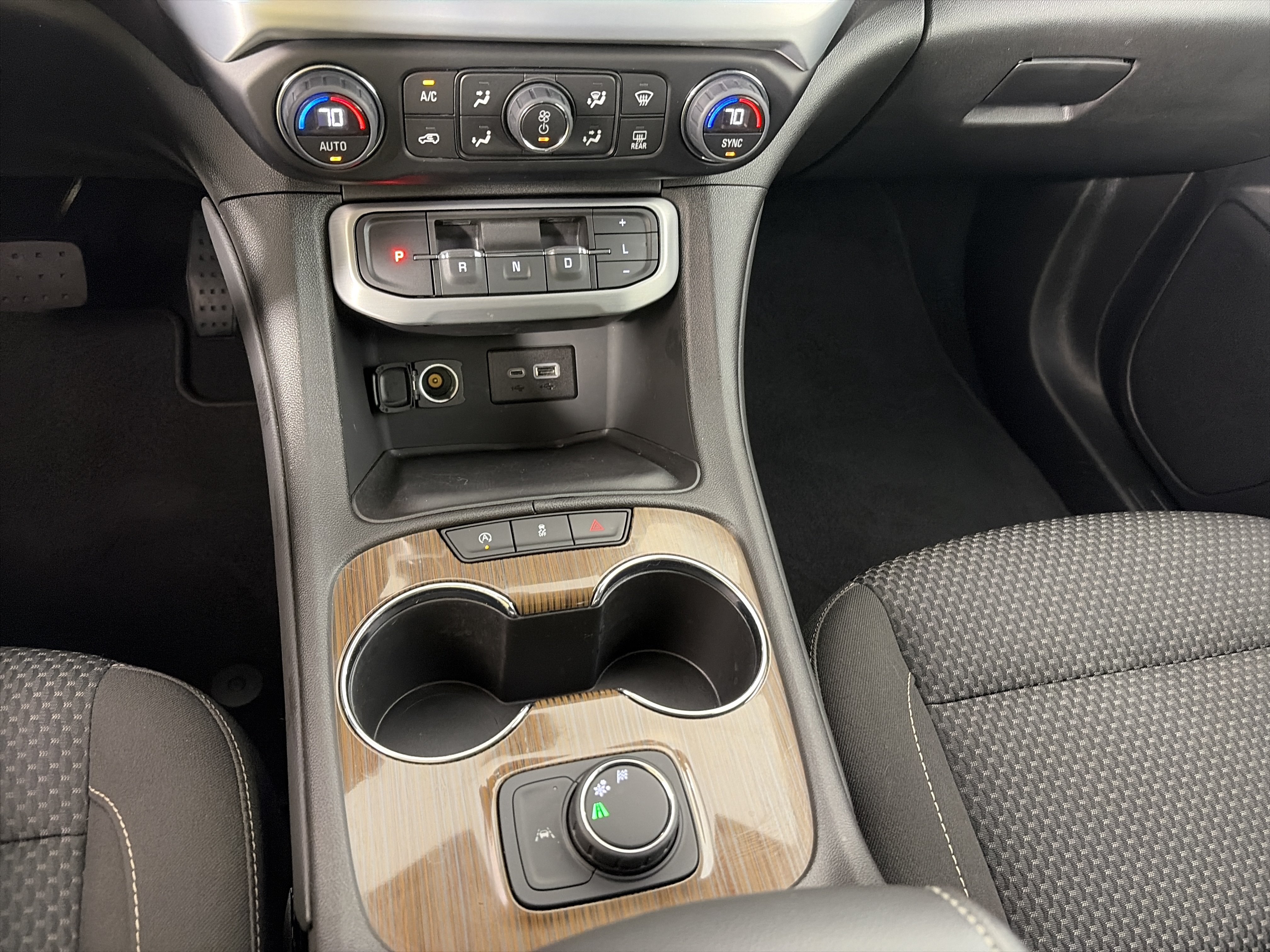 Certified 2023 GMC Acadia SLE FWD image 28