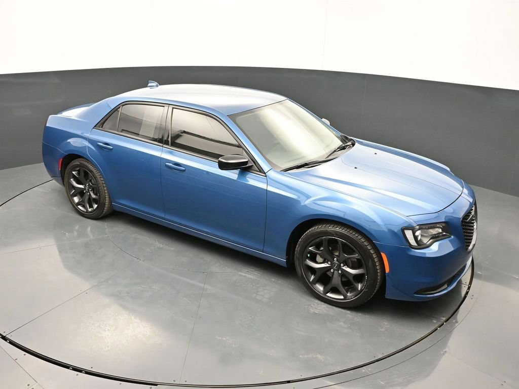 Used 2023 Chrysler 300 Touring w/ Sport Appearance Package RWD image 32