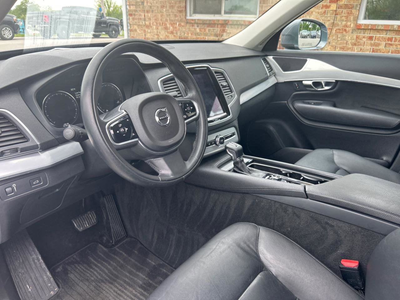 Used 2016 Volvo XC90 T5 Momentum FWD image 17