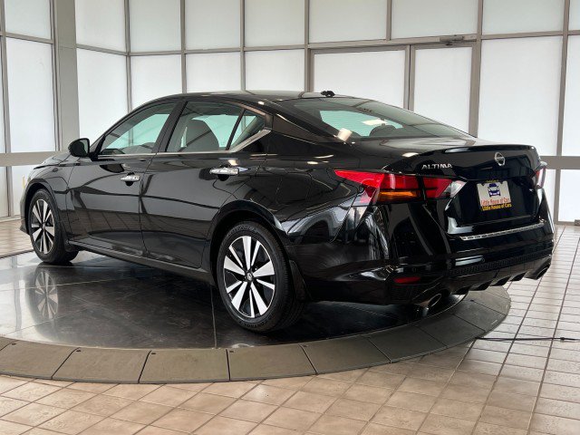 Used 2022 Nissan Altima 2.5 SV w/ SV Premium Package FWD image 5