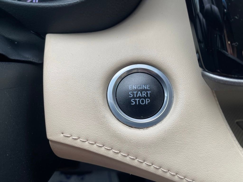 Used 2020 Toyota Highlander XLE image 43