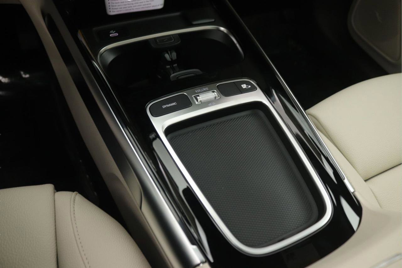 New 2026 Mercedes-Benz GLB 250 image 6