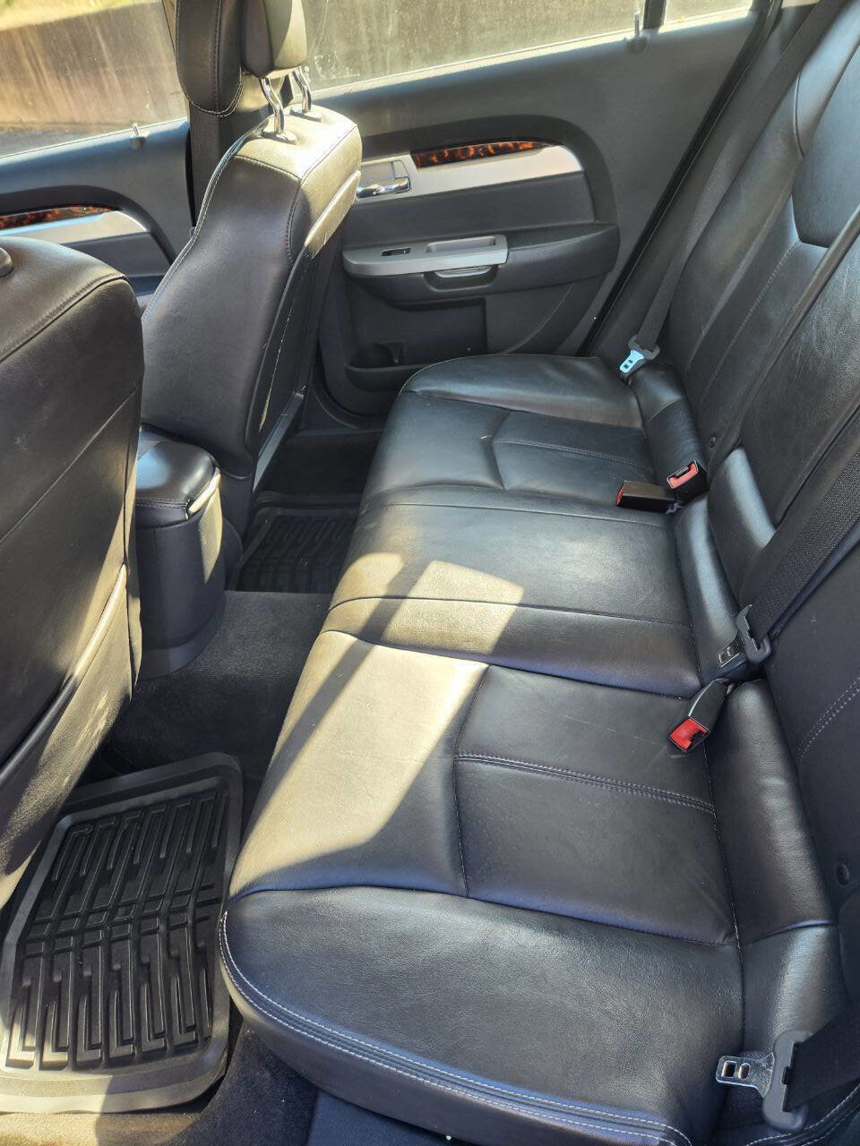 Used 2010 Chrysler Sebring Limited FWD image 5