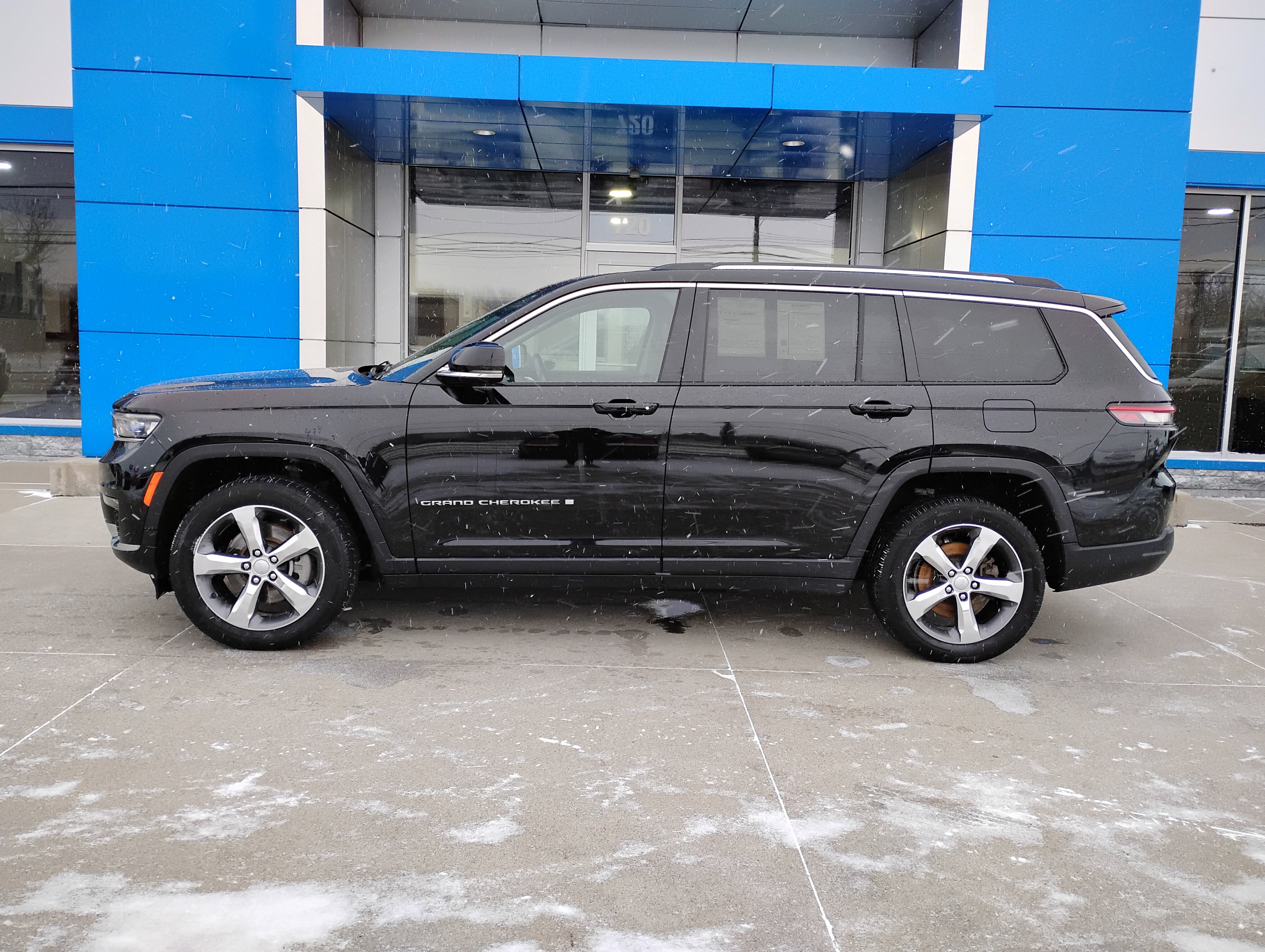 Used 2021 Jeep Grand Cherokee L Limited image 32