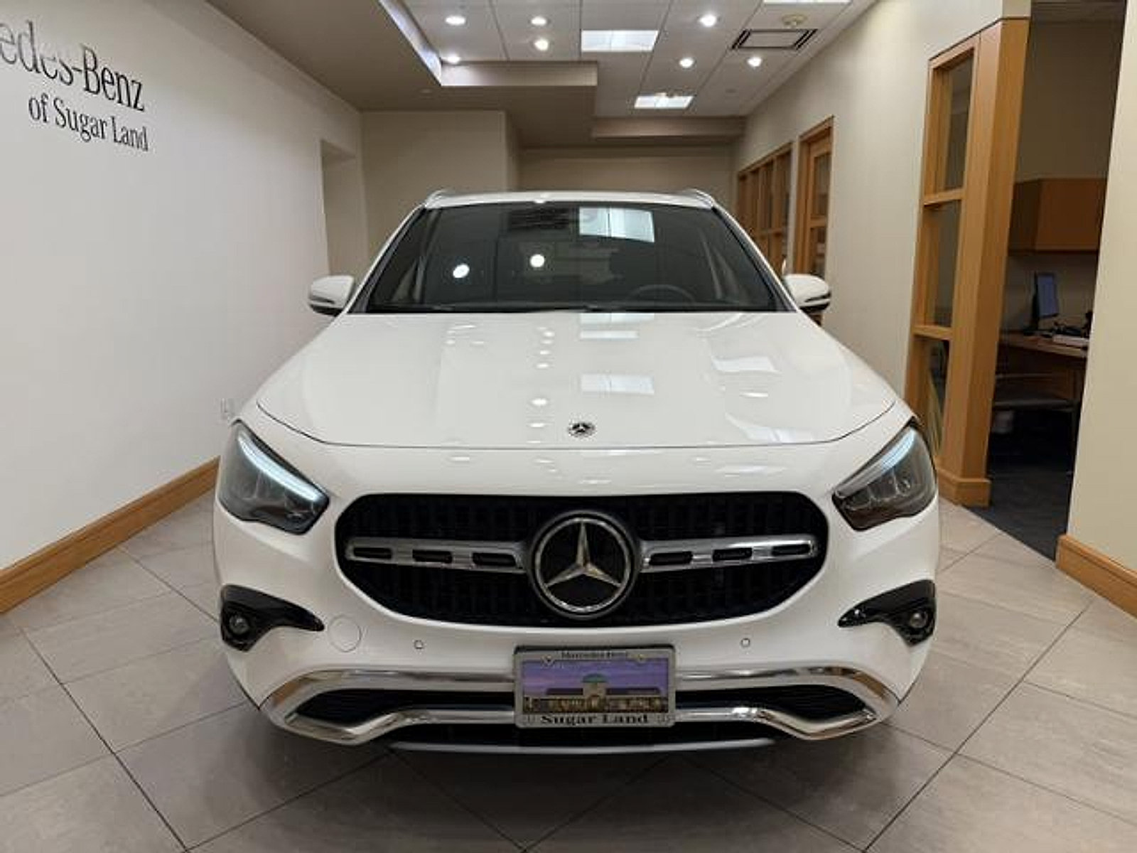 Used 2025 Mercedes-Benz GLA 250 image 2