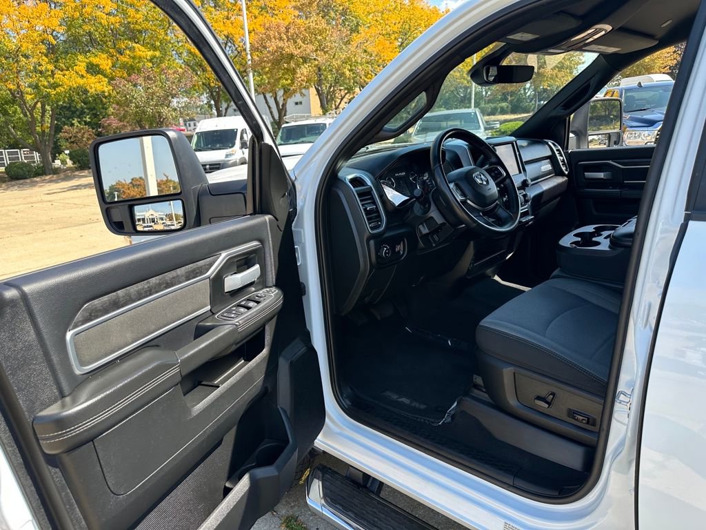 Used 2024 RAM 3500 Big Horn image 17