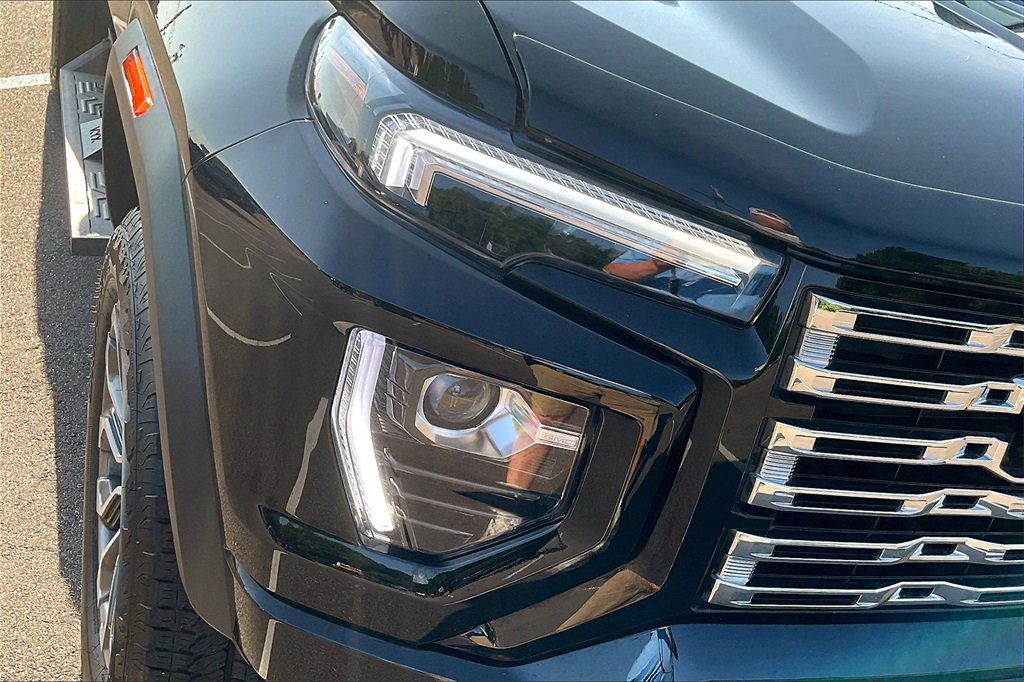 Used 2023 GMC Canyon Denali image 28