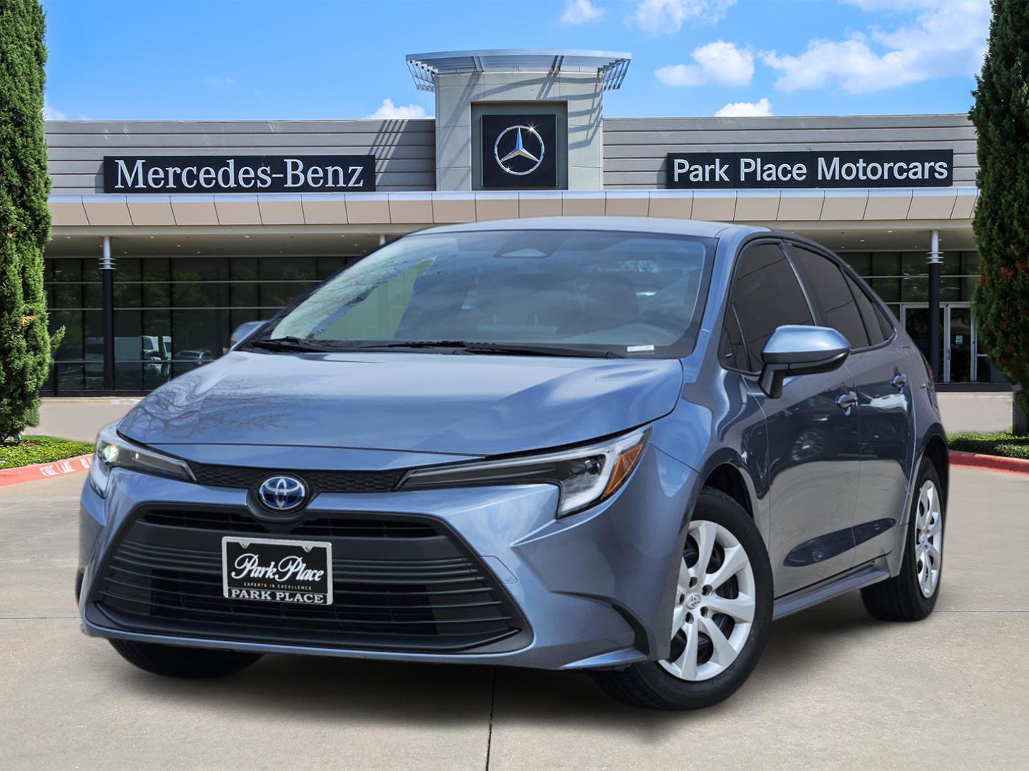 Used 2023 Toyota Corolla LE image 1