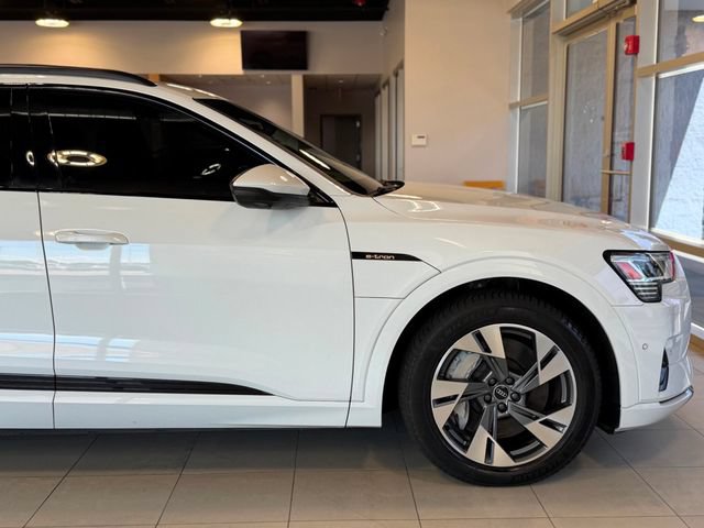 Used 2021 Audi e-tron Premium w/ Convenience Plus Package AWD/4WD image 16