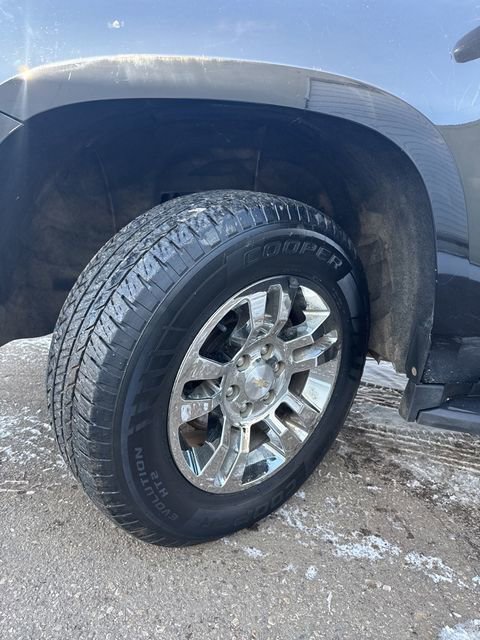 Used 2019 Chevrolet Suburban LT image 28