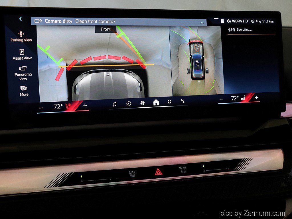 Used 2026 BMW 550e xDrive image 9