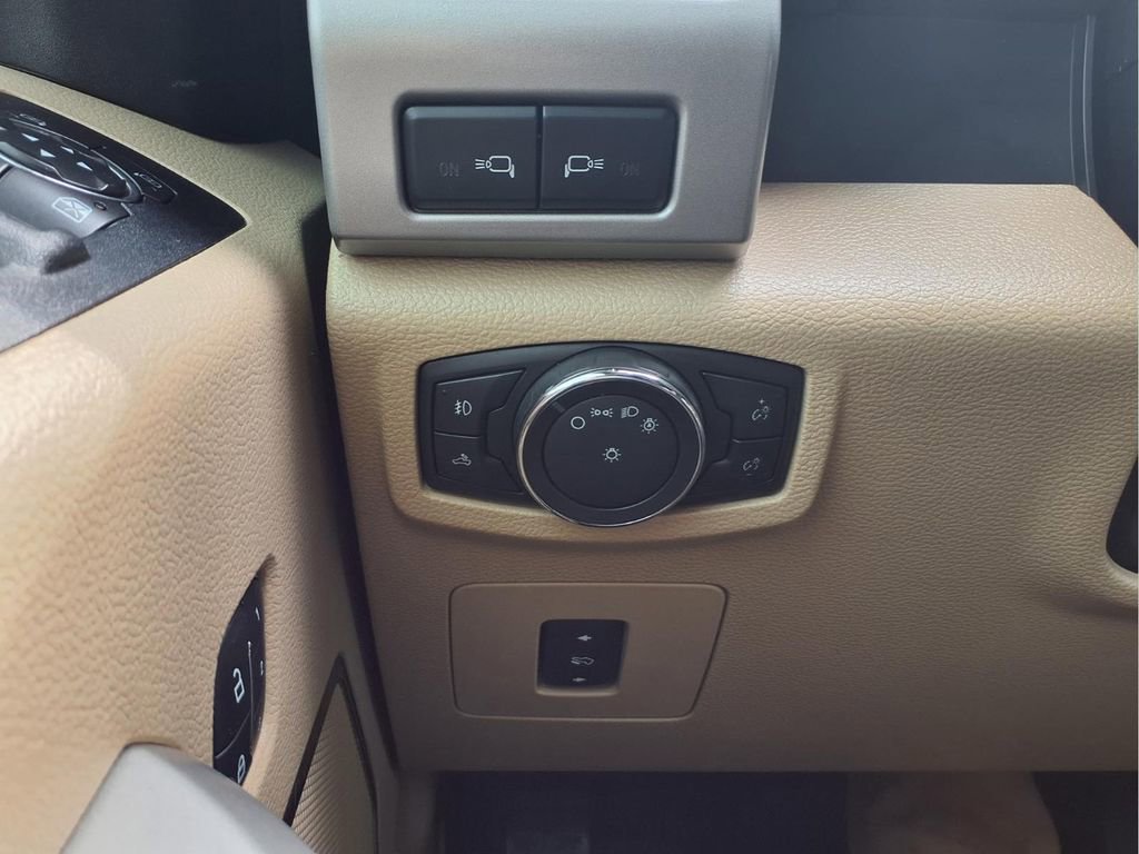 Used 2015 Ford F150 Lariat w/ Equipment Group 501A Mid image 13