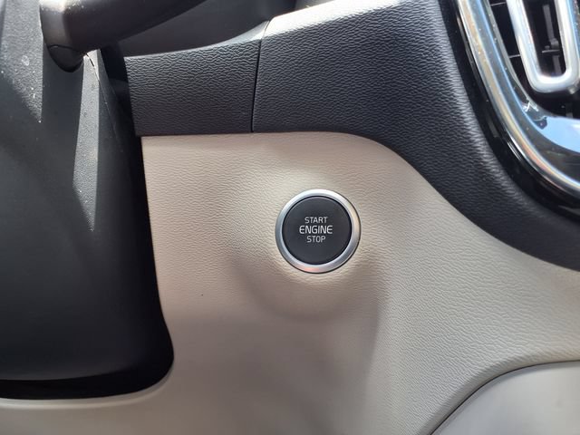 Certified 2023 Volvo XC40 B5 Ultimate w/ Protection Package Premier AWD/4WD image 31