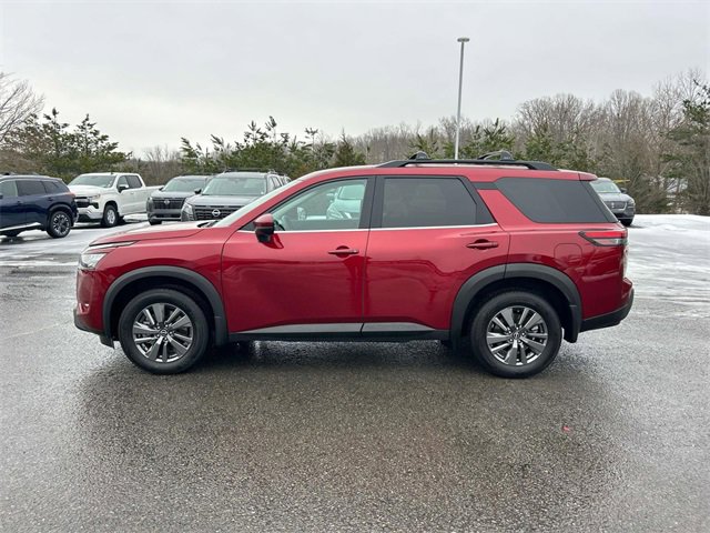 Used 2024 Nissan Pathfinder SV w/ Lighting Package (N92) image 8