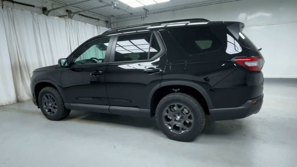 New 2025 Honda Pilot TrailSport image 6