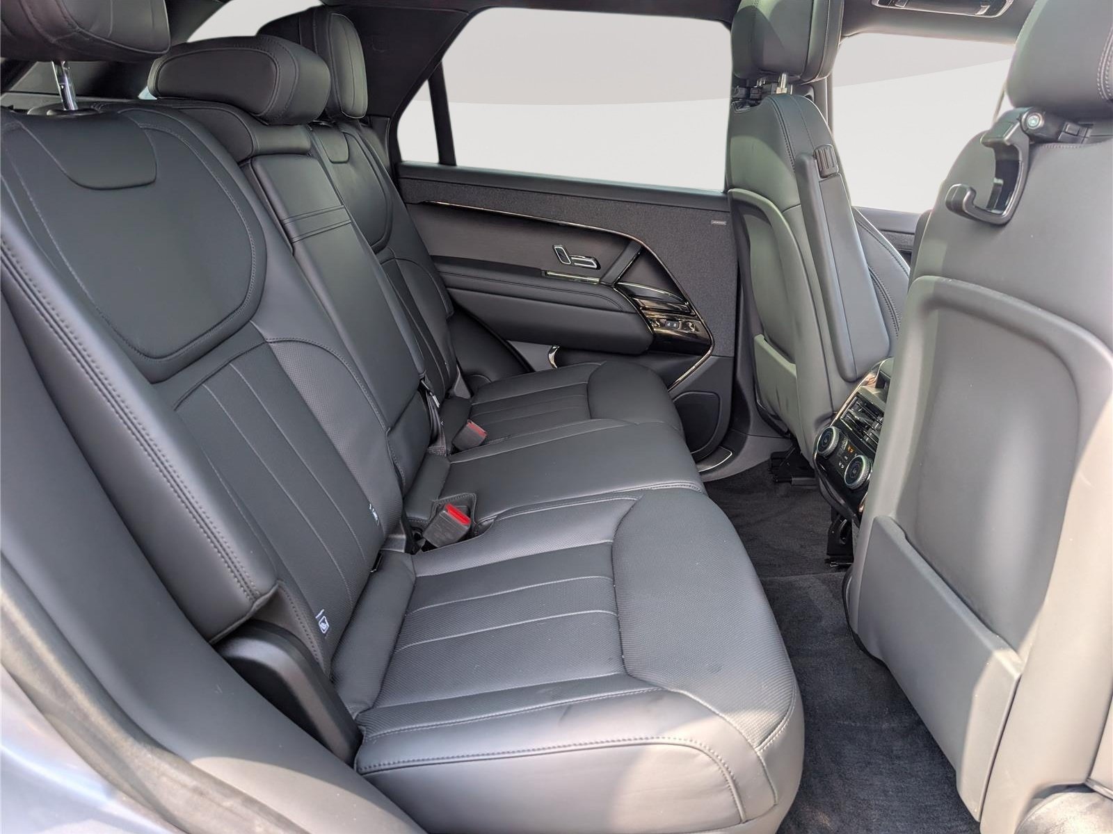 Used 2023 Land Rover Range Rover Sport SE AWD/4WD image 11