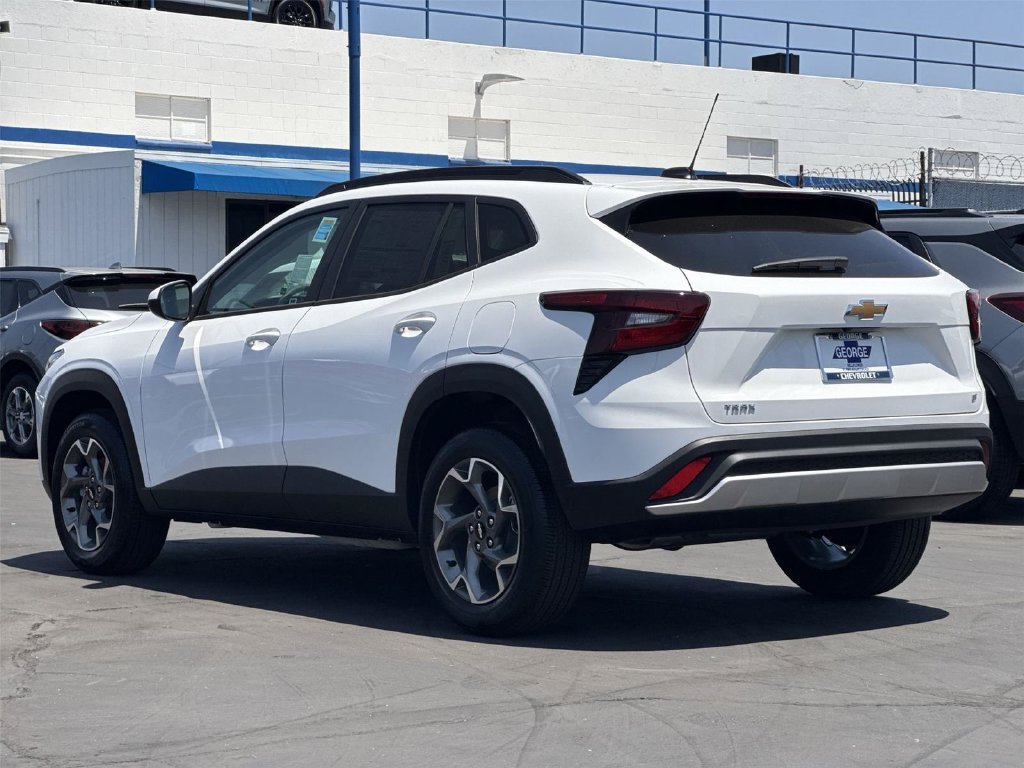 New 2026 Chevrolet Trax LT FWD image 7