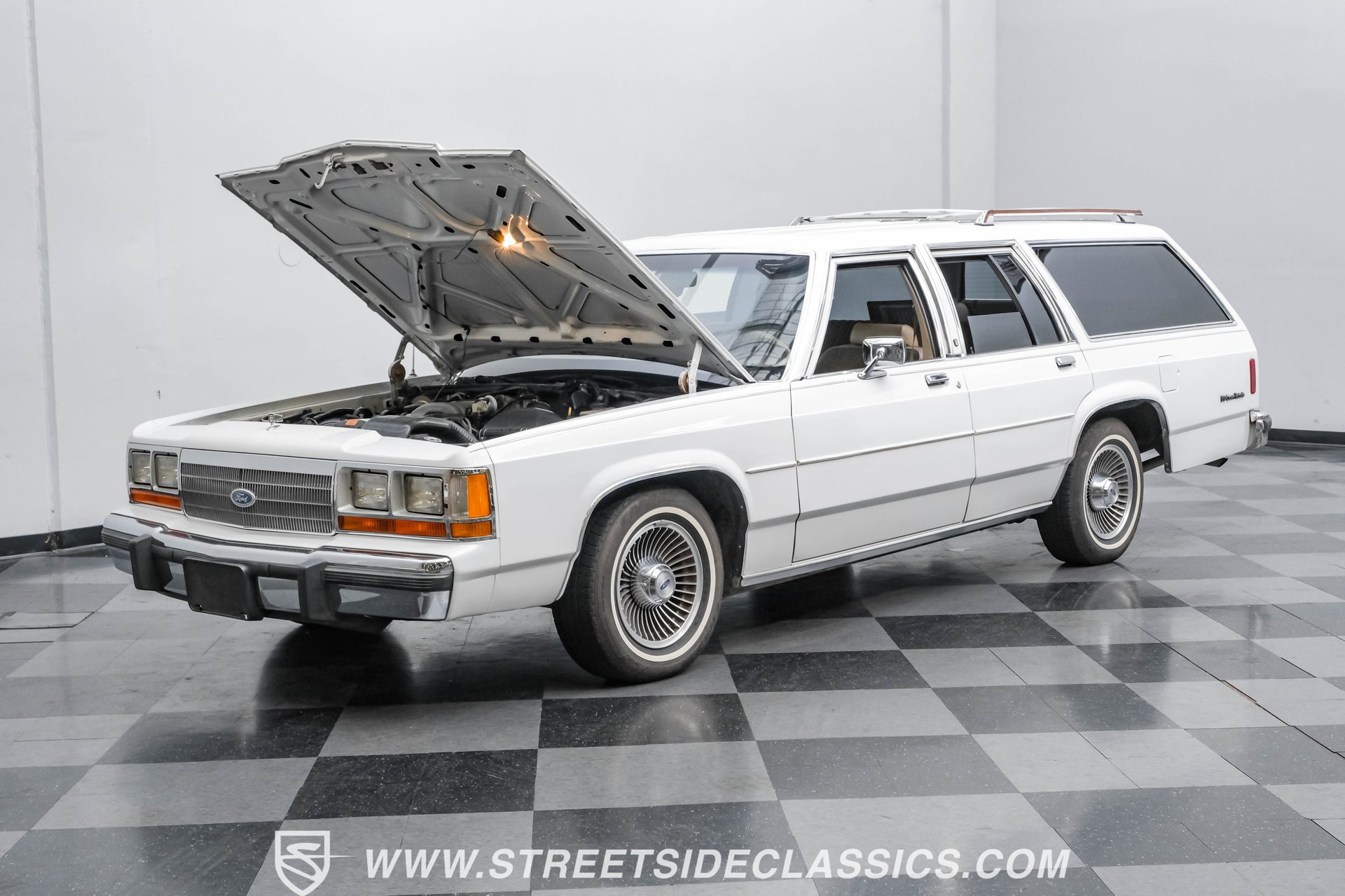 Used 1990 Ford LTD Crown Victoria RWD image 37