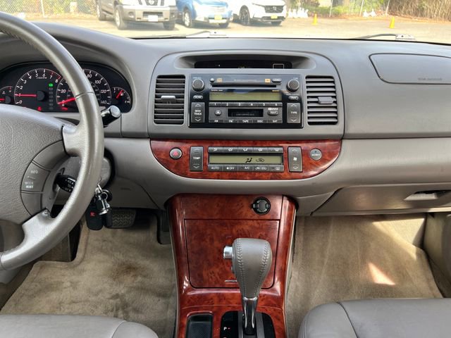 Used 2006 Toyota Camry LE FWD image 19