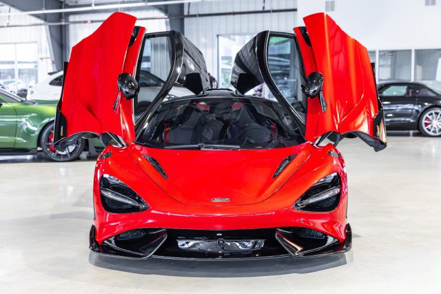 Used 2021 McLaren 765LT RWD image 10