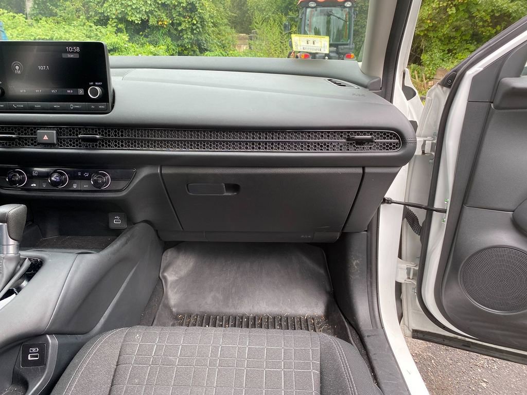 Used 2023 Honda HR-V LX image 28