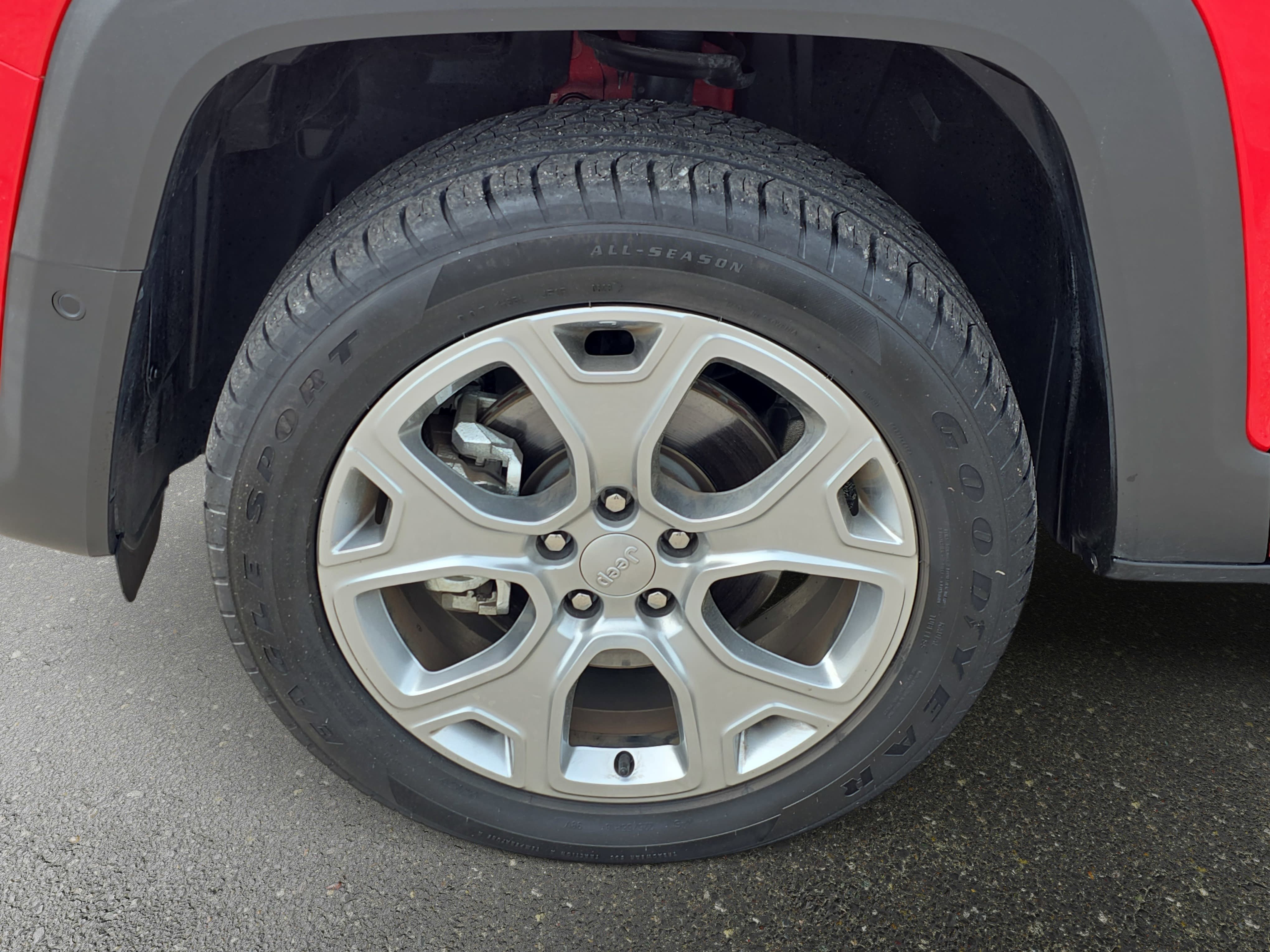 Certified 2023 Jeep Renegade Limited w/ Sun/Sound Group AWD/4WD image 28