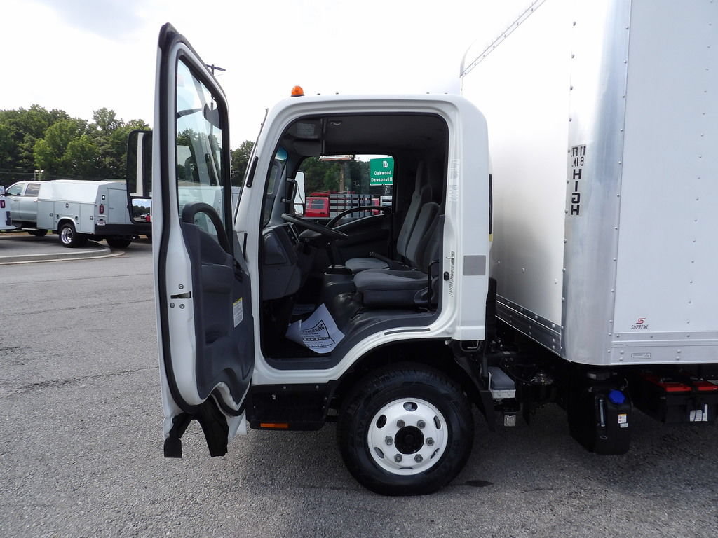 Used 2021 Isuzu NPR RWD image 13