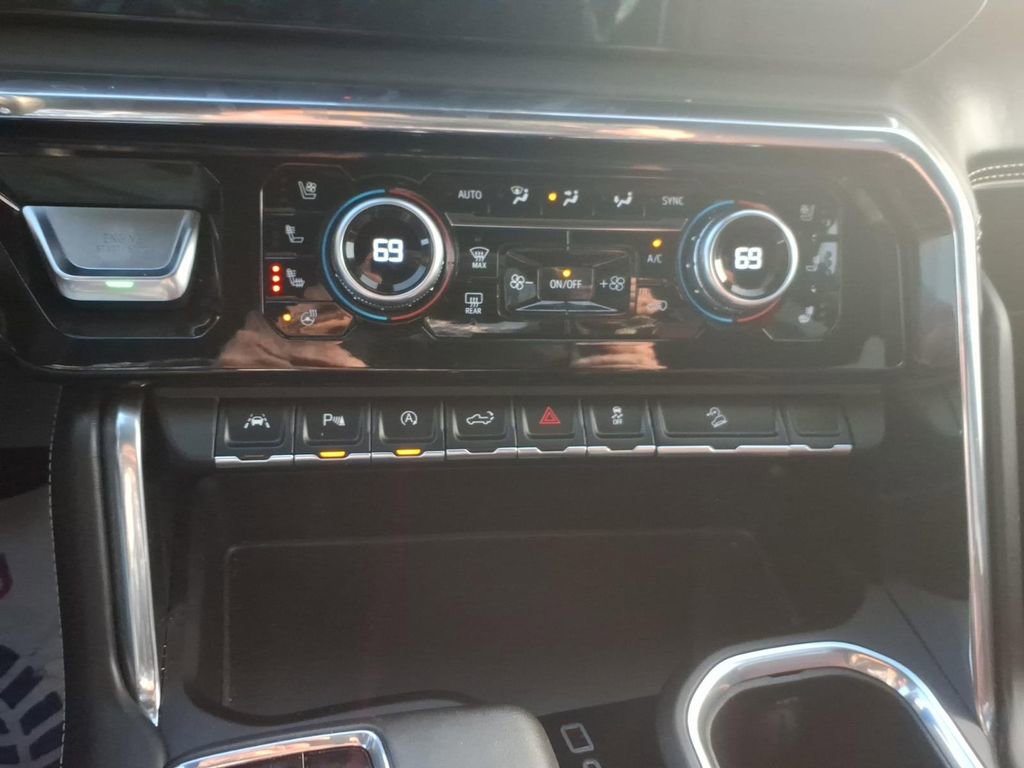 Used 2025 GMC Sierra 1500 Denali Ultimate AWD/4WD image 19