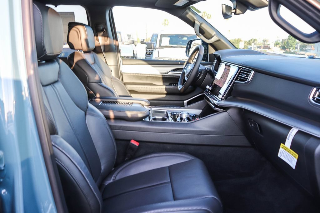 New 2026 Jeep Grand Wagoneer Limited AWD/4WD image 19