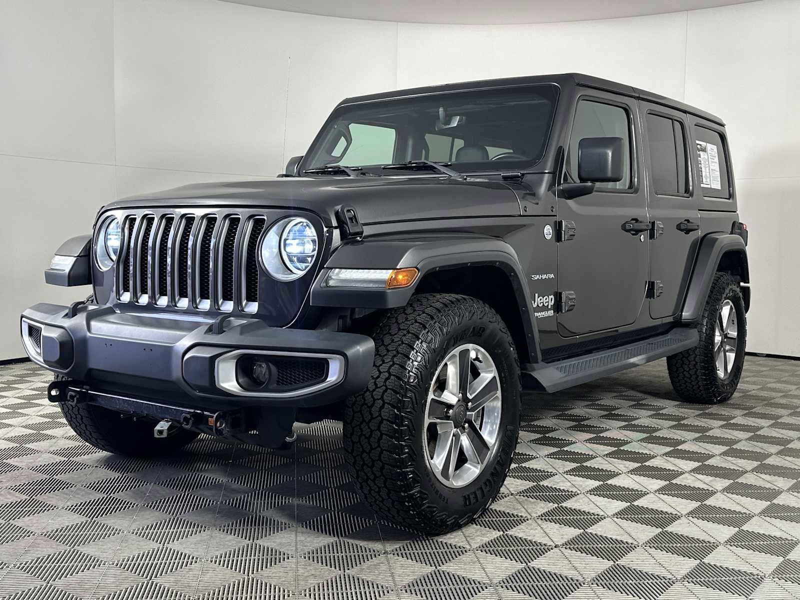 Used 2020 Jeep Wrangler Unlimited Sahara image 8