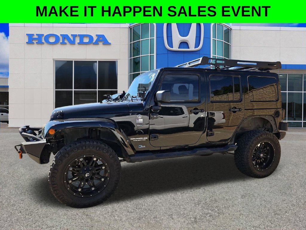 Used 2015 Jeep Wrangler Unlimited Sahara w/ Dual Top Group AWD/4WD image 15