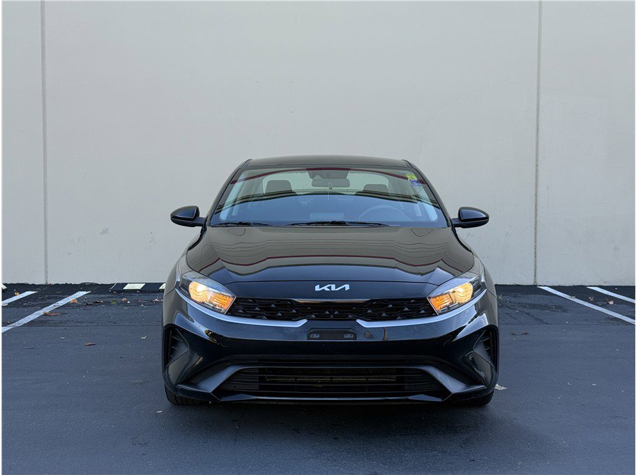 Used 2022 Kia Forte LXS image 2