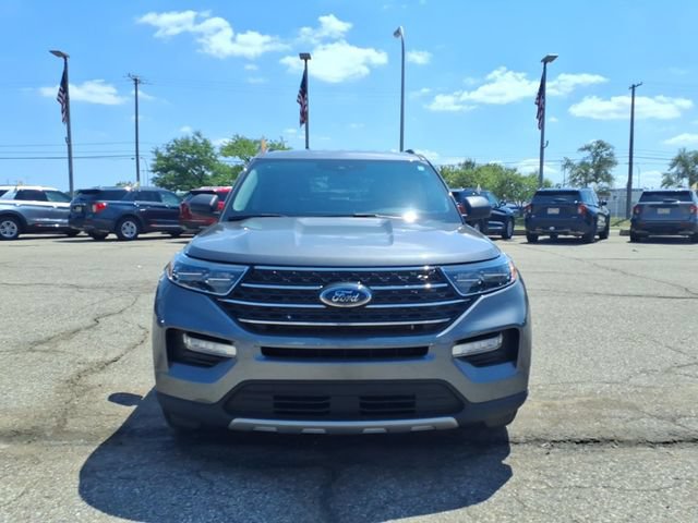 Certified 2024 Ford Explorer XLT w/ Equipment Group 202A AWD/4WD image 2