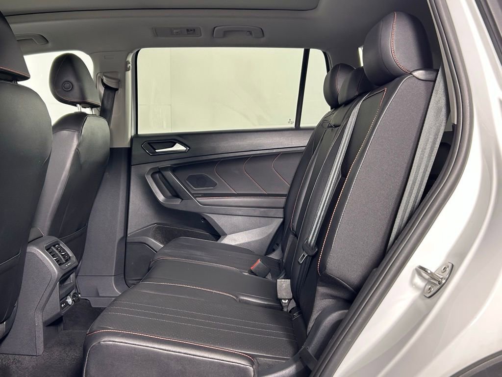 Used 2024 Volkswagen Tiguan Wolfsburg Edition FWD image 17