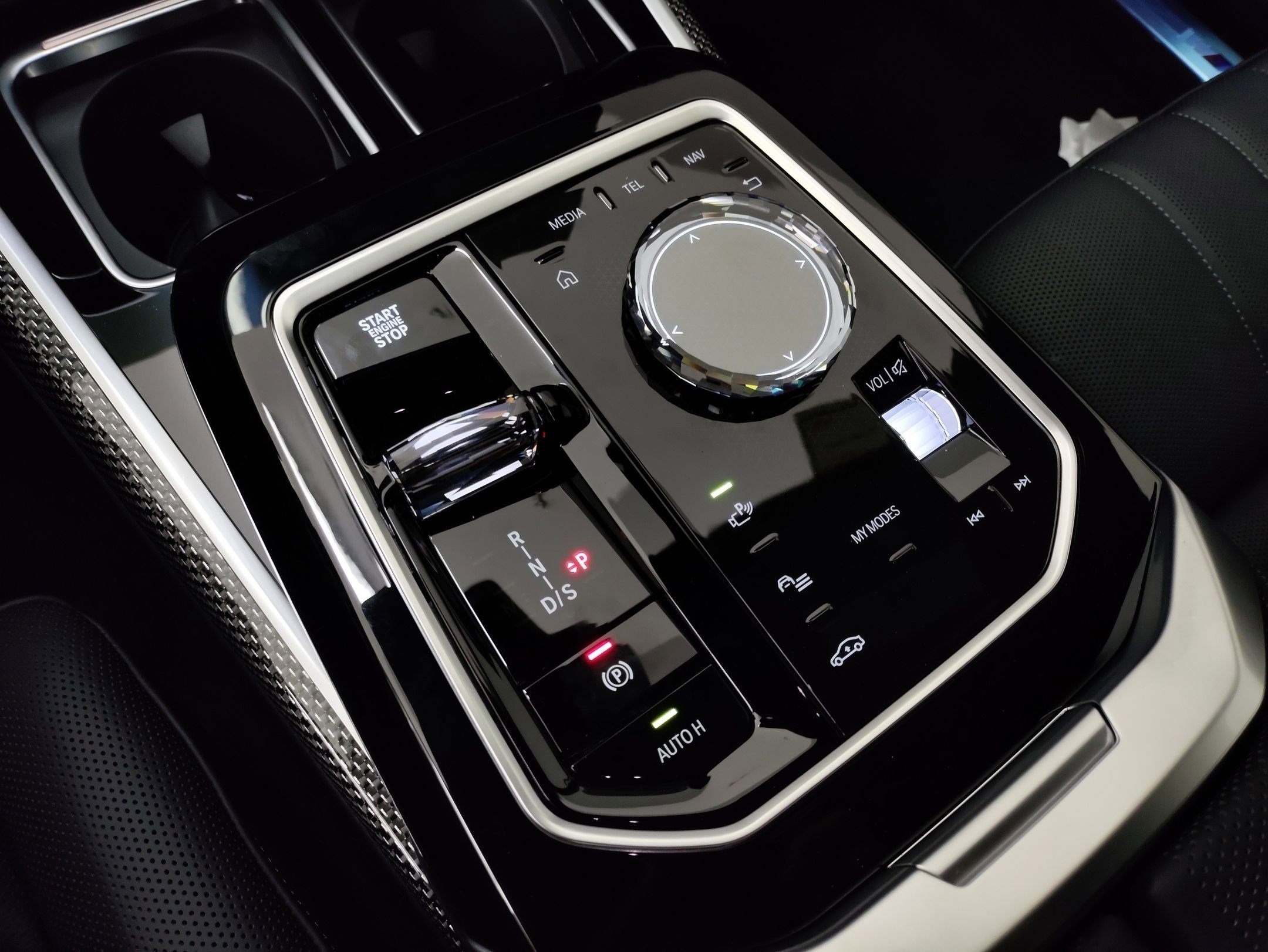 New 2026 BMW 750e xDrive image 21