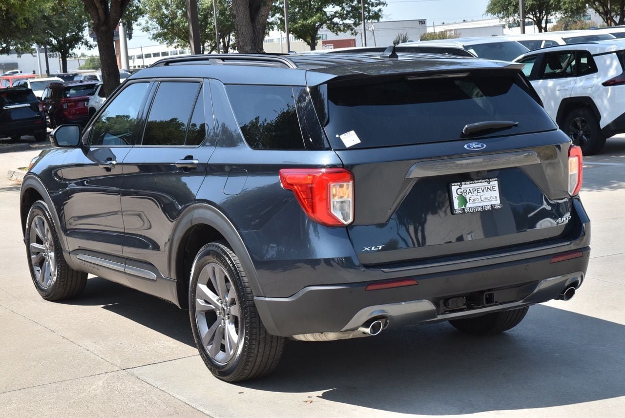 Used 2024 Ford Explorer XLT w/ Equipment Group 202A AWD/4WD image 10