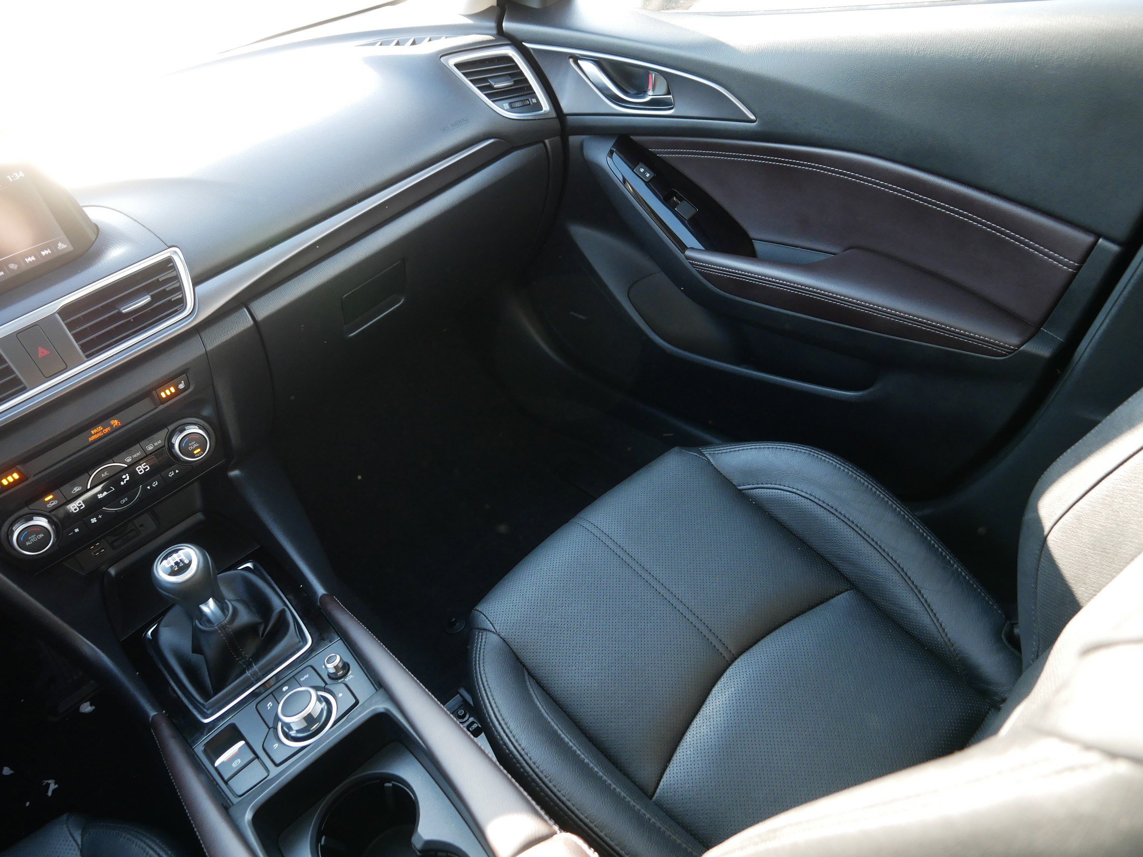 Used 2017 MAZDA MAZDA3 Grand Touring FWD image 11