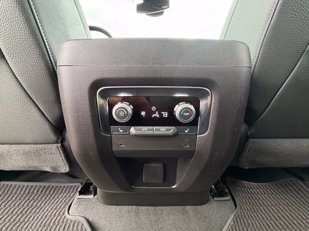 Used 2026 GMC Yukon Denali w/ Sun & Power Step Package AWD/4WD image 8