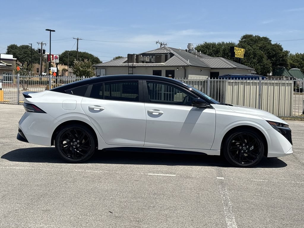New 2027 Nissan Sentra SR FWD image 2