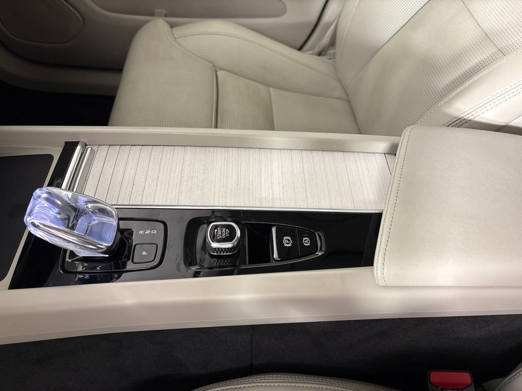 Used 2026 Volvo XC60 B5 Ultra AWD/4WD image 43