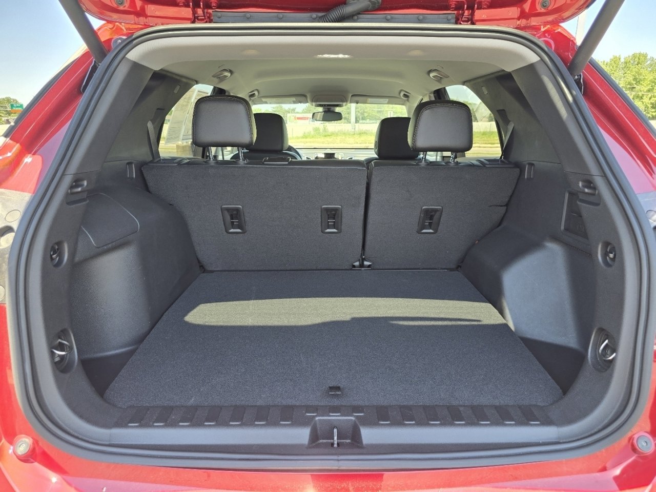 Used 2024 Chevrolet Equinox Premier AWD/4WD image 19