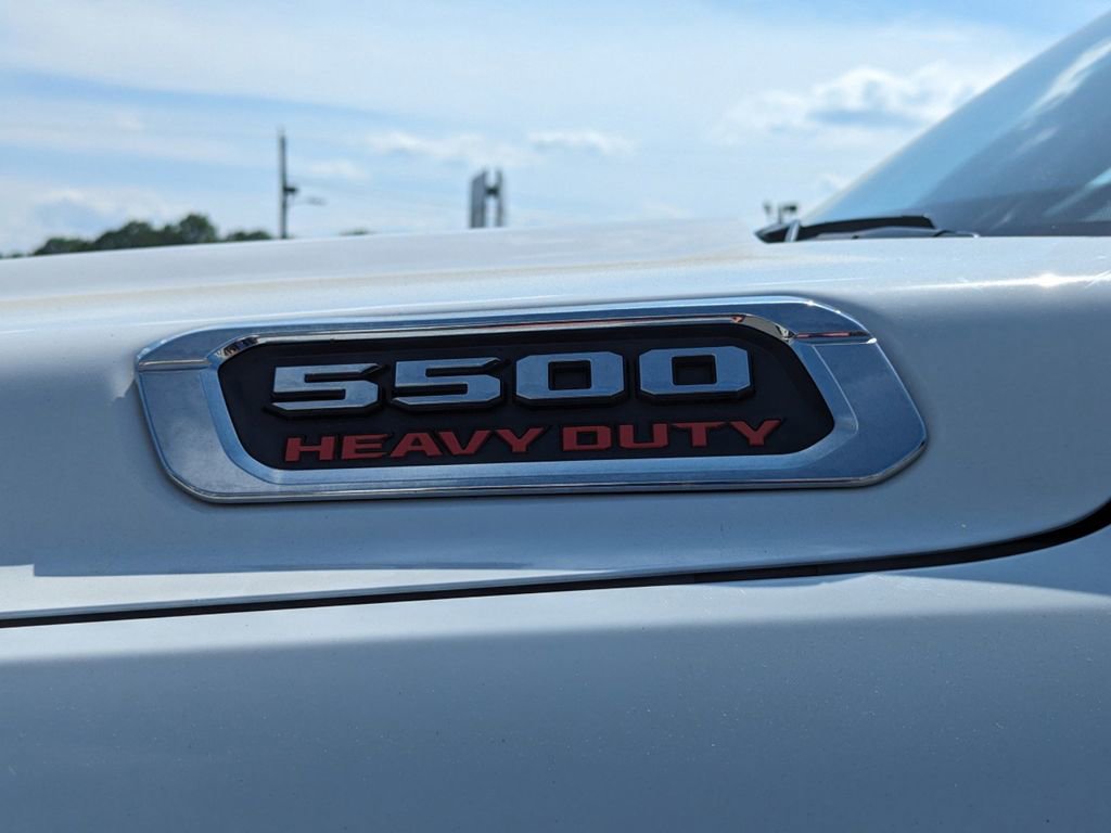 Used 2023 RAM 5500 Tradesman w/ Chrome Appearance Group image 10