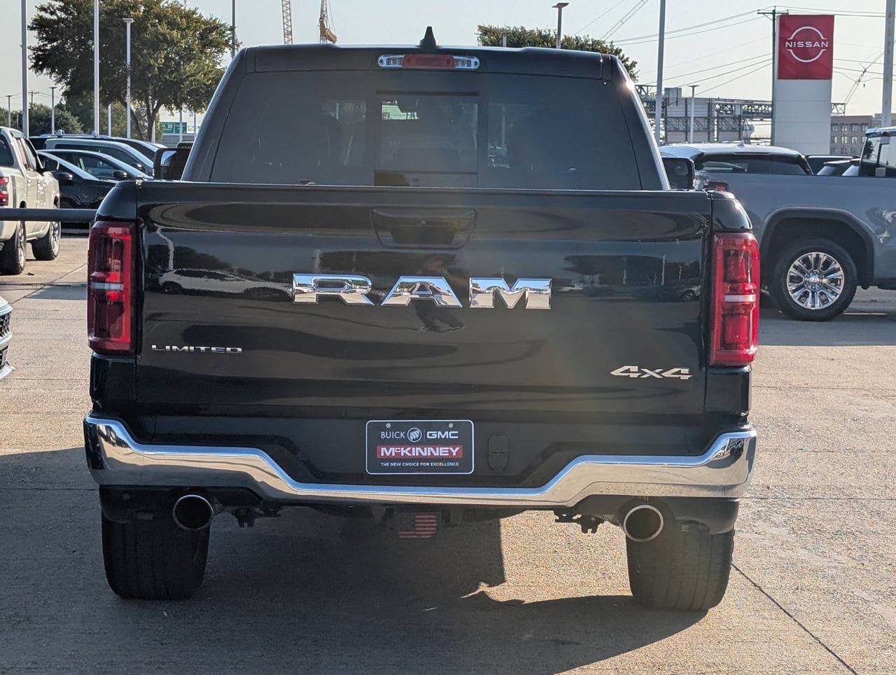 Used 2025 RAM 1500 Limited AWD/4WD image 7