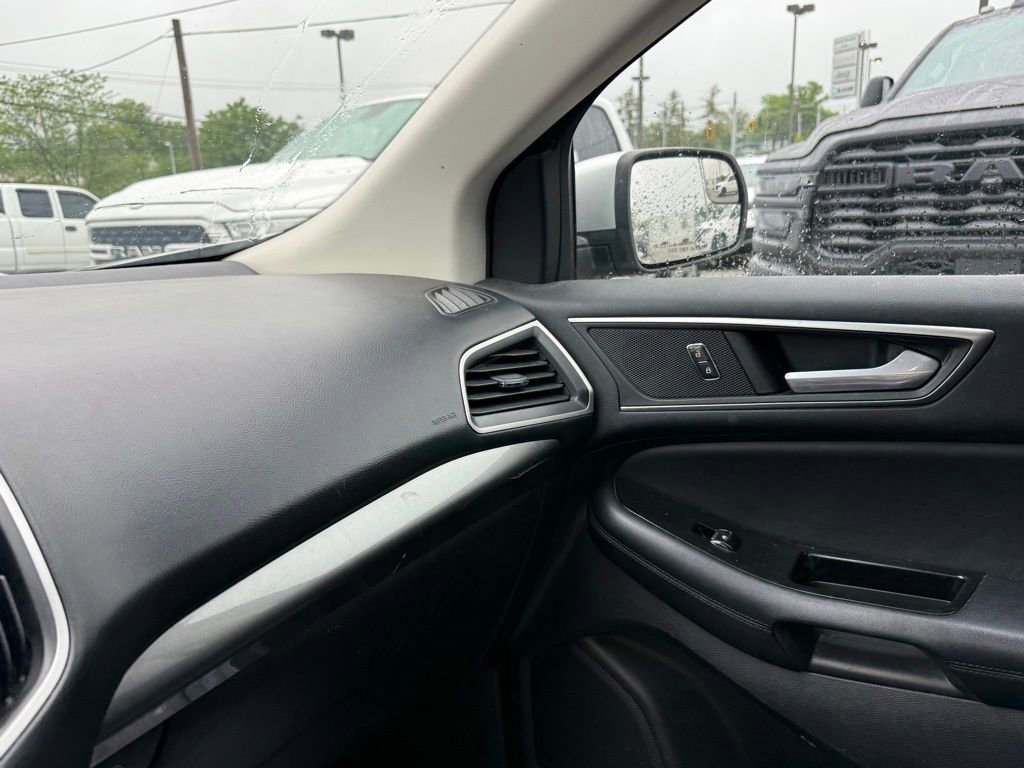 Used 2016 Ford Edge SEL w/ Equipment Group 201A AWD/4WD image 21