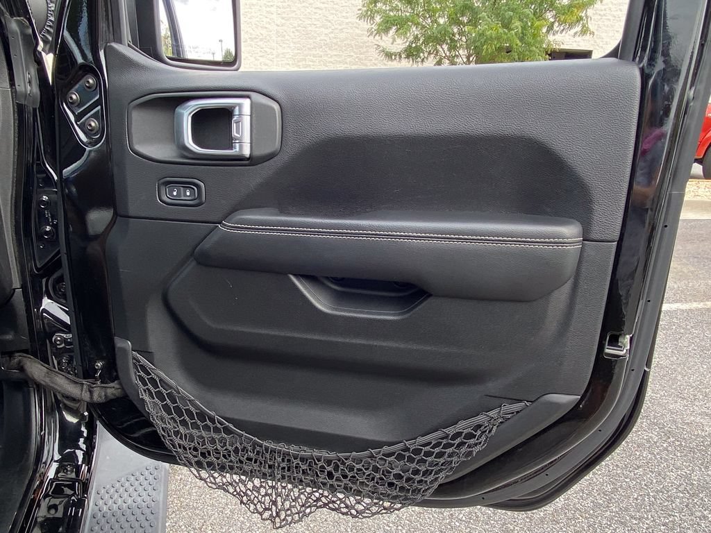 Used 2020 Jeep Wrangler Unlimited Sahara AWD/4WD image 39