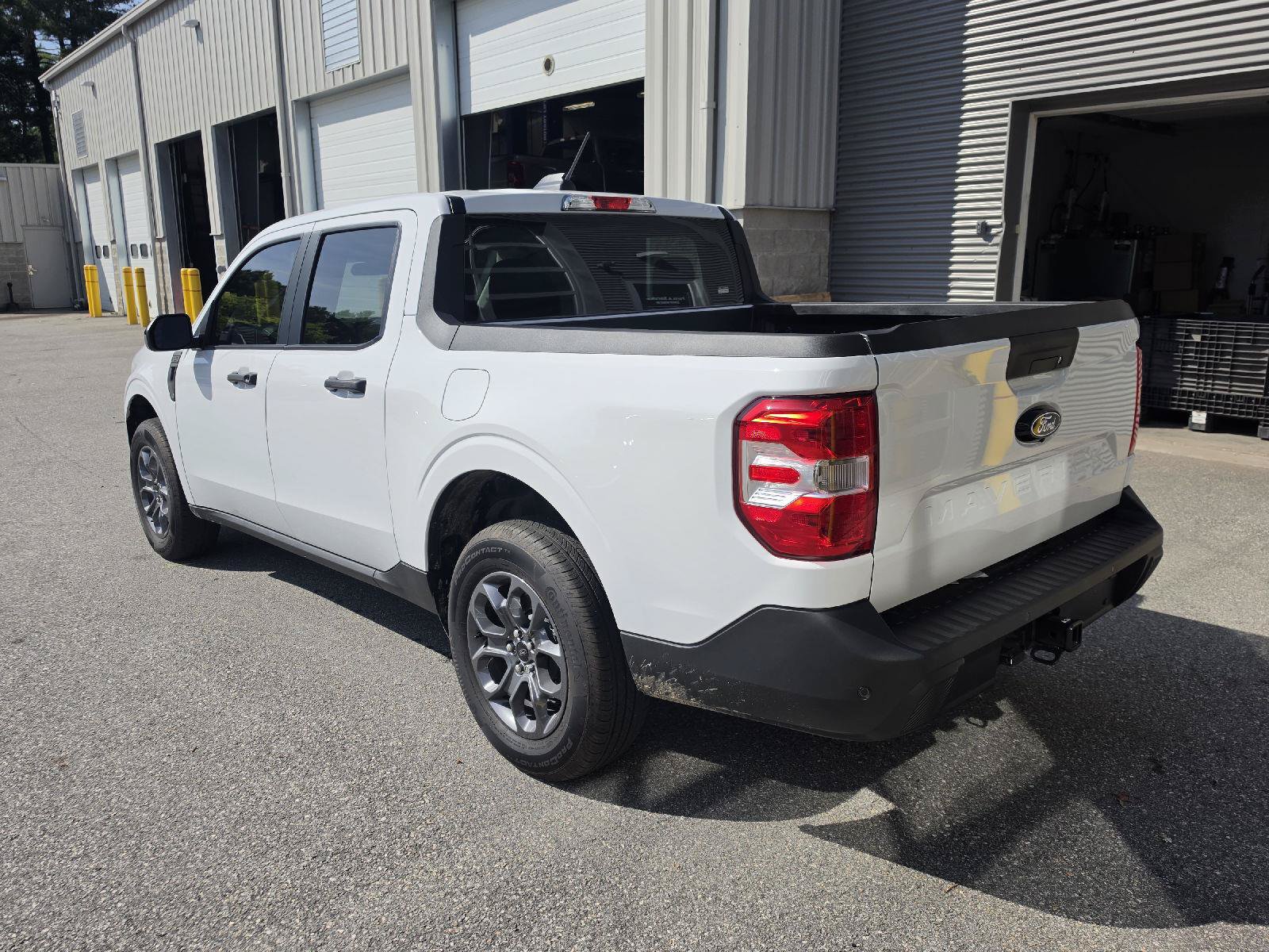 Used 2025 Ford Maverick XLT w/ Equipment Group 301A AWD/4WD image 5