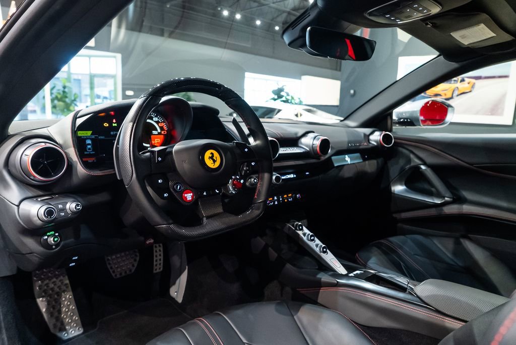 Used 2020 Ferrari 812 Superfast RWD image 30