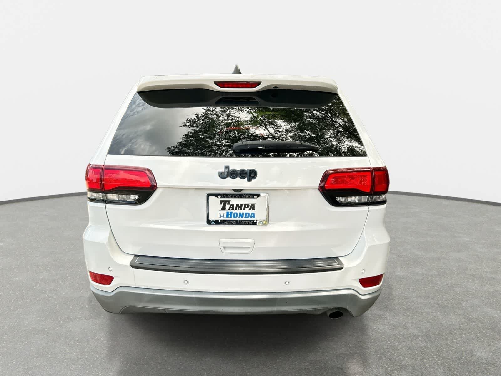 Used 2019 Jeep Grand Cherokee Laredo RWD image 7