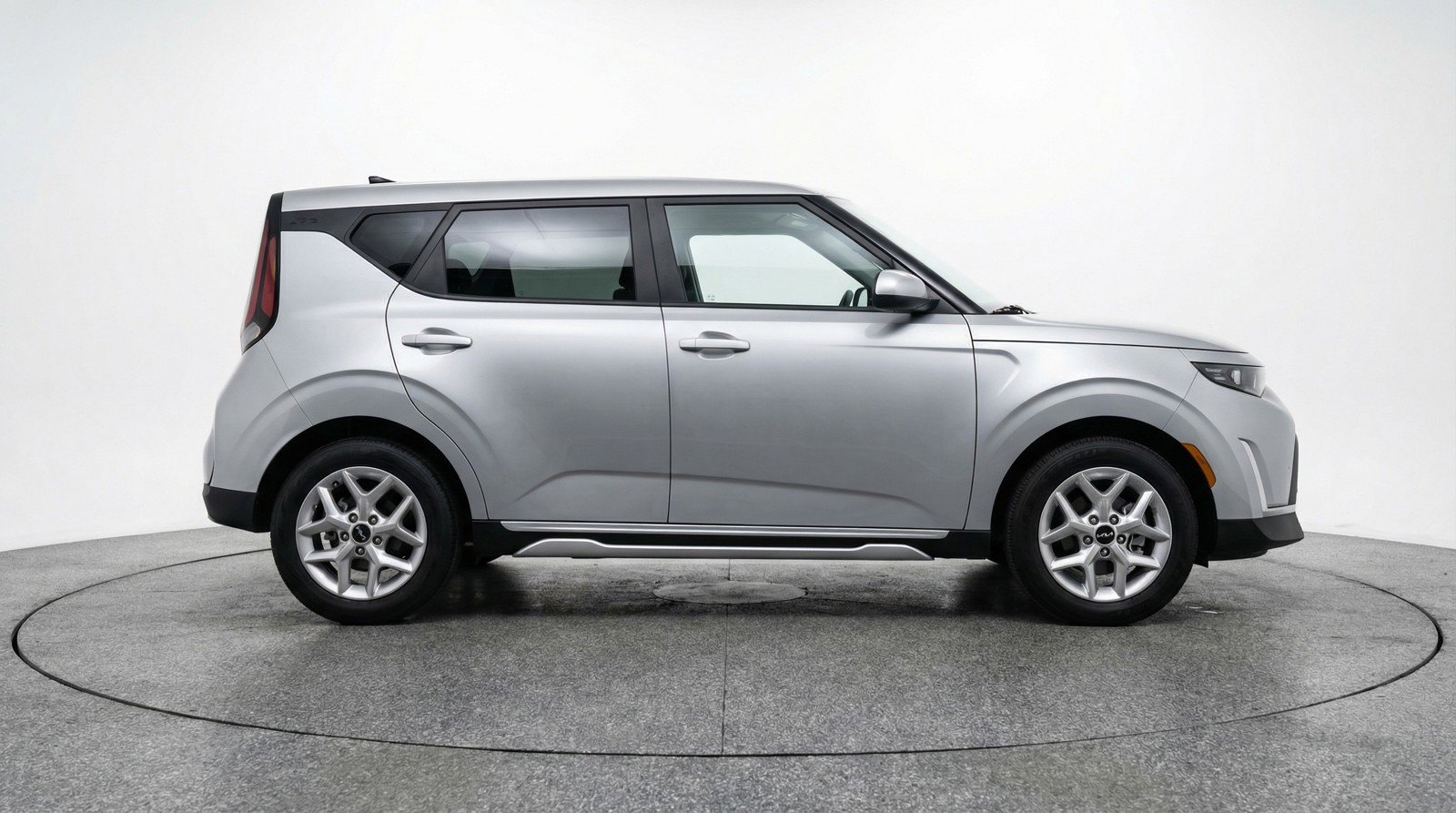 Used 2025 Kia Soul LX w/ LX Technology Package image 11